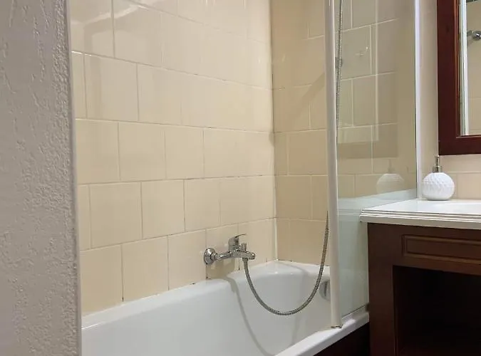 A Loue Domaine De Gasgogne A *